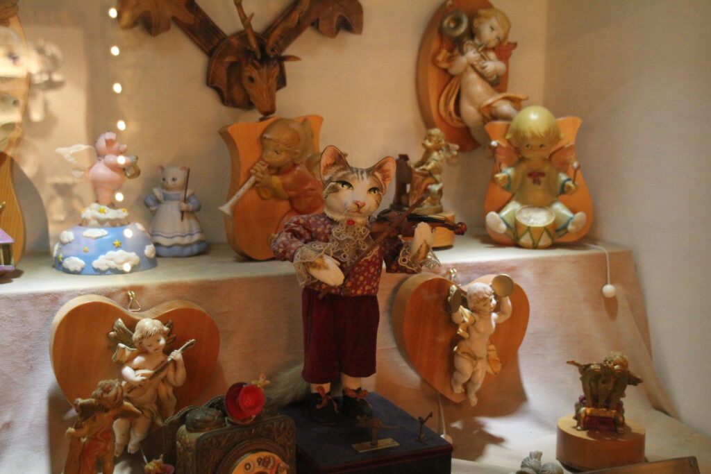 マカロニ広場_猫置物